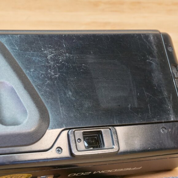 Minolta Freedom 200 Auto Focus Point and Shoot 35mm Film Camera, Made in Japan - Picture 8 of 9